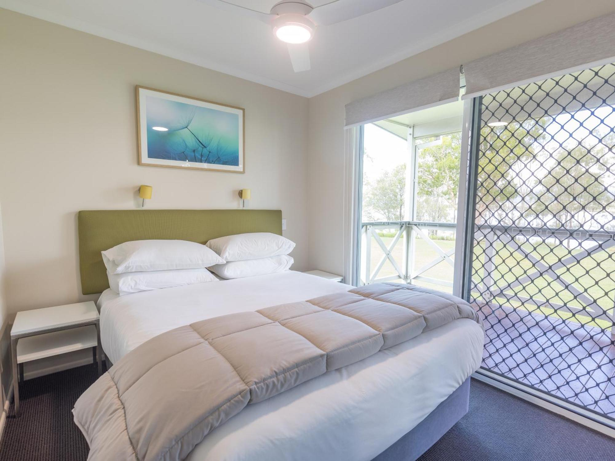 Nrma Lake Somerset Holiday Park Kilcoy Room photo