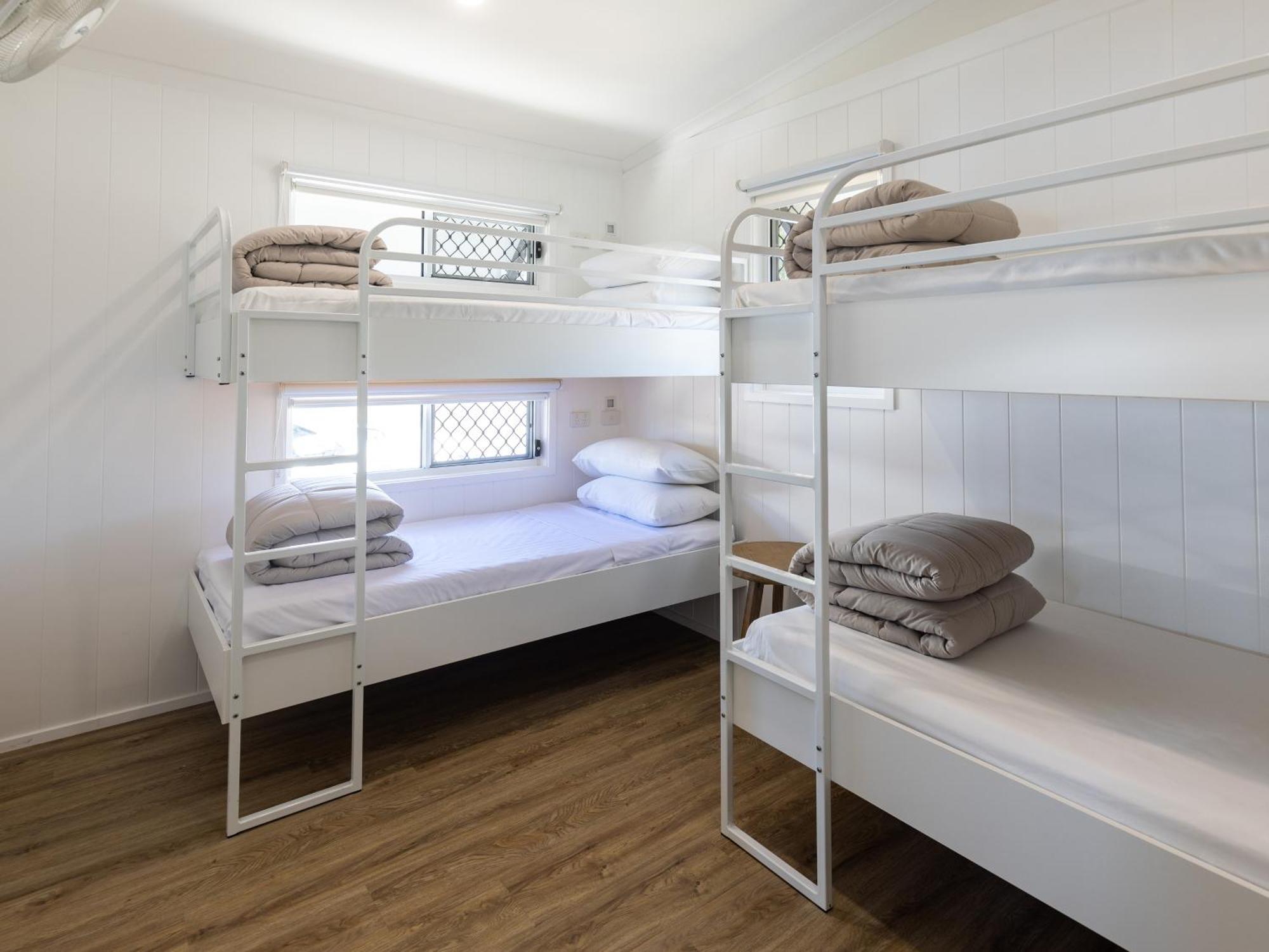 Nrma Lake Somerset Holiday Park Kilcoy Room photo