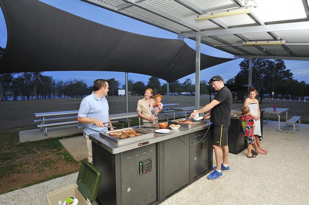 Nrma Lake Somerset Holiday Park Kilcoy Exterior photo